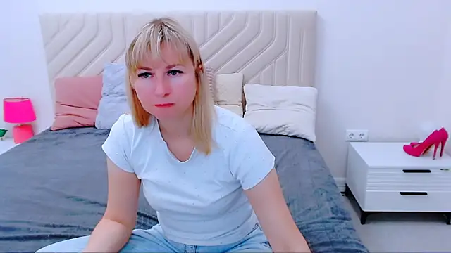Snapshot of Incredible_Ariela chatting on July 19, 2026, 9:57 am Incredible Ariela online show from July 19, 2026, 9:57 am