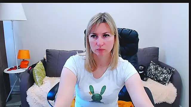 Snapshot of Incredible_Ariela chatting on July 29, 2026, 9:51 am Incredible Ariela online show from July 29, 2026, 9:51 am