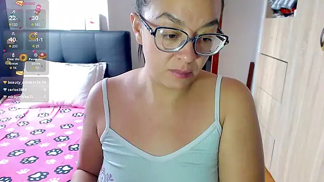 Snapshot of miia-big1boobs_ chatting on January 24, 2025, 7:18 pm miia-big1boobs online show from January 24, 2025, 7:18 pm