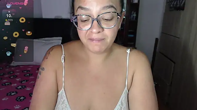 Snapshot of miia-big1boobs_ chatting on February 18, 2025, 12:59 am miia-big1boobs online show from February 18, 2025, 12:59 am