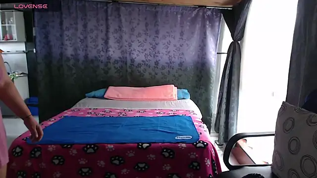 Snapshot of miia-big1boobs_ chatting on September 14, 2025, 2:27 pm miia-big1boobs online show from September 14, 2025, 2:27 pm