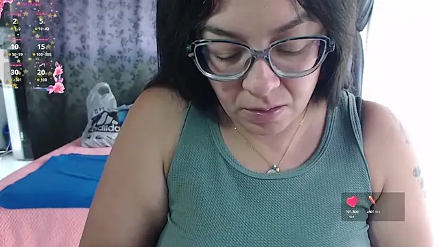 Snapshot of miia-big1boobs_ chatting on October 24, 2025, 6:59 pm miia-big1boobs online show from October 24, 2025, 6:59 pm