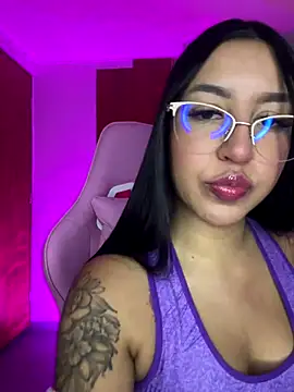 Snapshot of Tamara_Roberts1 chatting on December 4, 2024, 3:26 am Tamara Roberts1 online show from December 4, 2024, 3:26 am