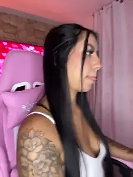 Snapshot of Tamara_Roberts1 chatting on January 30, 2025, 1:33 am Tamara Roberts1 online show from January 30, 2025, 1:33 am