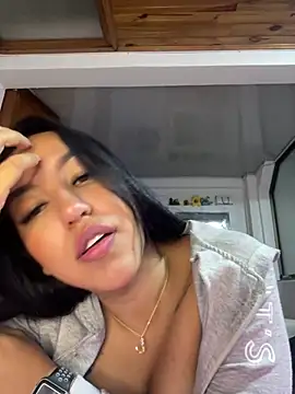 Snapshot of Tamara_Roberts1 chatting on February 9, 2025, 2:28 am Tamara Roberts1 online show from February 9, 2025, 2:28 am