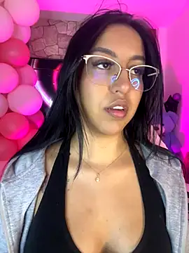 Snapshot of Tamara_Roberts1 chatting on October 2, 2025, 1:01 am Tamara Roberts1 online show from October 2, 2025, 1:01 am