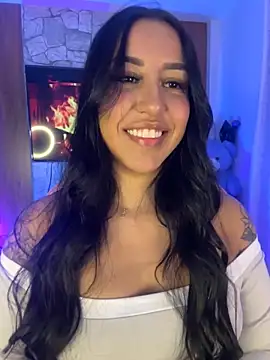 Snapshot of Tamara_Roberts1 chatting on November 11, 2025, 2:33 am Tamara Roberts1 online show from November 11, 2025, 2:33 am