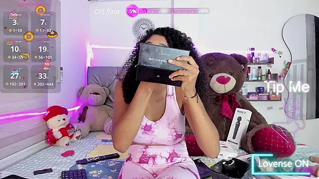 Snapshot of charlotteone chatting on February 13, 2025, 12:11 pm charlotteone online show from February 13, 2025, 12:11 pm