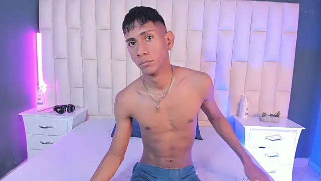 Snapshot of Nick_Collins18 chatting on February 16, 2025, 6:54 pm Nick Collins18 online show from February 16, 2025, 6:54 pm