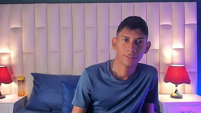 Snapshot of Nick_Collins18 chatting on March 22, 2025, 7:25 am Nick Collins18 online show from March 22, 2025, 7:25 am