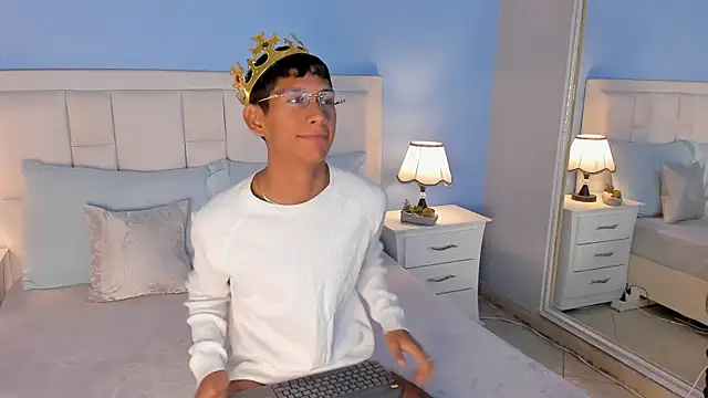 Snapshot of Nick_Collins18 chatting on September 19, 2025, 3:30 am Nick Collins18 online show from September 19, 2025, 3:30 am