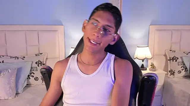 Snapshot of Nick_Collins18 chatting on October 16, 2025, 9:05 pm Nick Collins18 online show from October 16, 2025, 9:05 pm