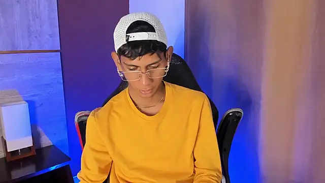 Snapshot of Nick_Collins18 chatting on October 22, 2025, 9:25 pm Nick Collins18 online show from October 22, 2025, 9:25 pm