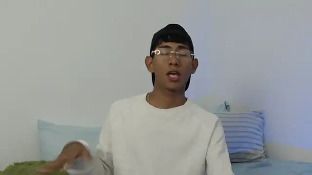 Snapshot of Nick_Collins18 chatting on October 29, 2025, 8:32 pm Nick Collins18 online show from October 29, 2025, 8:32 pm