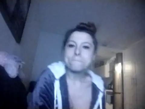 Florita2442 online show from November 6, 2025, 12:55 am