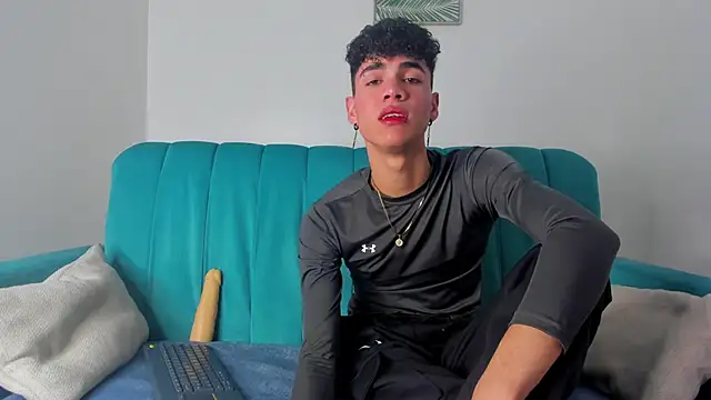 Snapshot of NeoRaptis chatting on January 18, 2025, 8:09 pm NeoRaptis online show from January 18, 2025, 8:09 pm