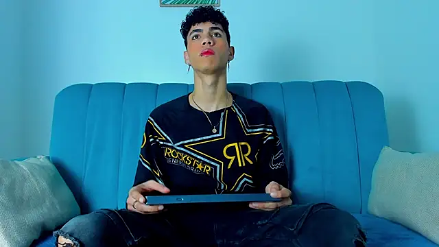 Snapshot of NeoRaptis chatting on March 6, 2025, 8:16 pm NeoRaptis online show from March 6, 2025, 8:16 pm