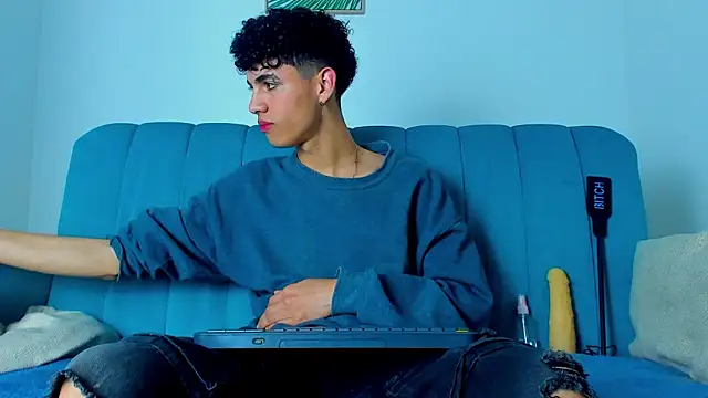 Snapshot of NeoRaptis chatting on March 15, 2025, 4:02 am NeoRaptis online show from March 15, 2025, 4:02 am