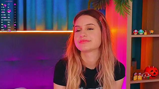 AlinaWalters online show from November 9, 2025, 9:02 pm