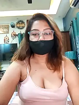 Snapshot of Cute-mona chatting on May 2, 2026, 9:58 am Cute-mona online show from May 2, 2026, 9:58 am