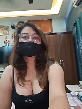 Snapshot of Cute-mona chatting on May 31, 2026, 10:33 am Cute-mona online show from May 31, 2026, 10:33 am