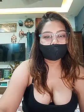 Snapshot of Cute-mona chatting on June 2, 2026, 10:39 am Cute-mona online show from June 2, 2026, 10:39 am