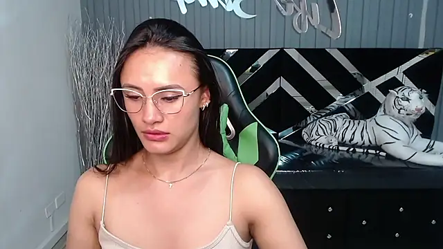 Snapshot of allison_a1 chatting on February 6, 2025, 3:27 am allison a1 online show from February 6, 2025, 3:27 am