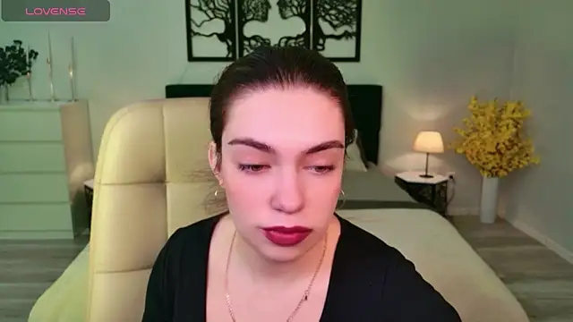 DaniellaLovely online show from October 28, 2025, 11:14 am