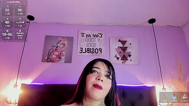 Snapshot of KRYSTENMOON chatting on April 20, 2026, 4:10 pm KRYSTENMOON online show from April 20, 2026, 4:10 pm