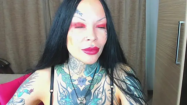 Snapshot of Megan_Black_Moon chatting on October 4, 2025, 10:46 am Megan Black Moon online show from October 4, 2025, 10:46 am