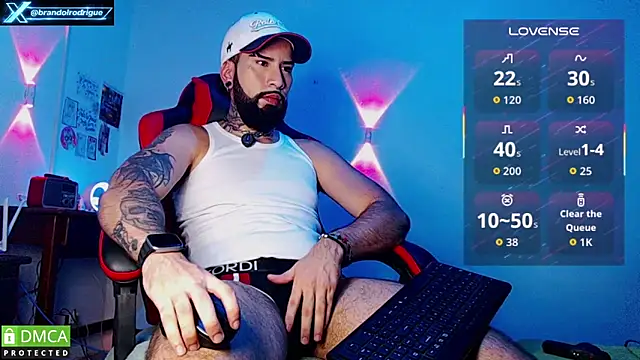Diilanhott online show from May 3, 2026, 11:11 pm