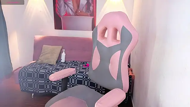 Snapshot of vittorialombardi__ chatting on July 17, 2026, 7:15 am vittorialombardi online show from July 17, 2026, 7:15 am