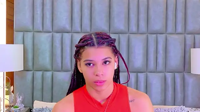 Snapshot of TiaraRosse chatting on June 19, 2026, 12:09 pm TiaraRosse online show from June 19, 2026, 12:09 pm