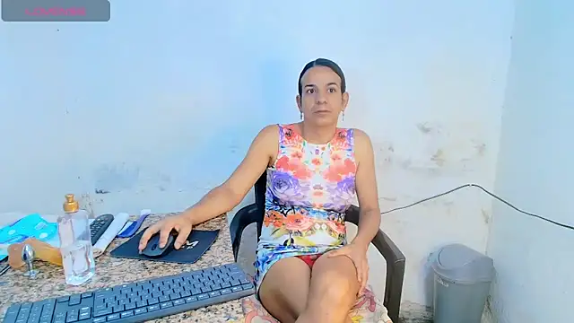 Snapshot of Oh_Tique chatting on June 1, 2026, 12:40 pm Oh Tique online show from June 1, 2026, 12:40 pm