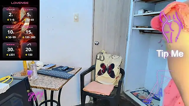 Snapshot of Oh_Tique chatting on July 10, 2026, 12:26 am Oh Tique online show from July 10, 2026, 12:26 am