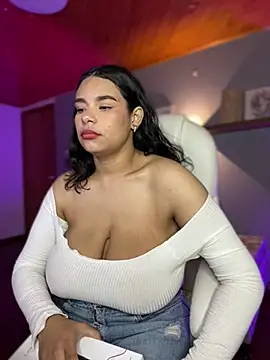 Snapshot of Isabella_boobd chatting on December 17, 2024, 12:54 pm Isabella boobd online show from December 17, 2024, 12:54 pm