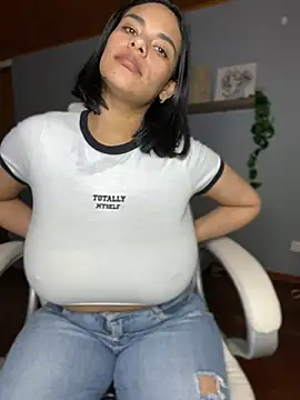 Snapshot of Isabella_boobd chatting on January 3, 2025, 7:29 pm Isabella boobd online show from January 3, 2025, 7:29 pm