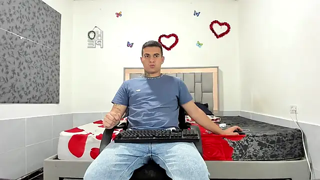 simookeler online show from October 1, 2025, 3:01 am