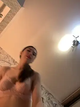 LushLuna online show from October 5, 2025, 8:56 am