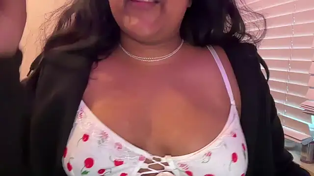 Snapshot of inarahh chatting on February 2, 2025, 10:28 pm inarahh online show from February 2, 2025, 10:28 pm