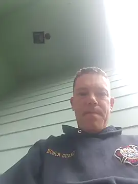 Snapshot of Bigtater1999 chatting on September 30, 2025, 1:05 pm Bigtater1999 online show from September 30, 2025, 1:05 pm