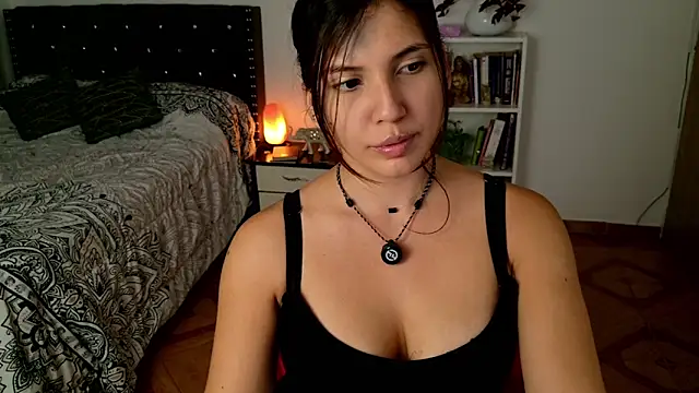 Snapshot of Sigrid- chatting on February 8, 2026, 12:47 am Sigrid- online show from February 8, 2026, 12:47 am