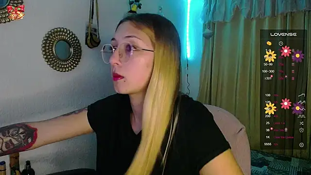 Snapshot of Soffy-brooks chatting on December 4, 2024, 3:59 am Soffy-brooks online show from December 4, 2024, 3:59 am