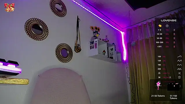 Snapshot of Soffy-brooks chatting on December 15, 2024, 5:56 am Soffy-brooks online show from December 15, 2024, 5:56 am