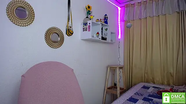 Snapshot of Soffy-brooks chatting on February 14, 2025, 7:17 am Soffy-brooks online show from February 14, 2025, 7:17 am