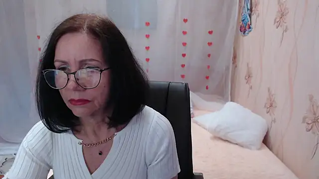 Snapshot of OlgaHottie chatting on March 12, 2025, 11:44 pm OlgaHottie online show from March 12, 2025, 11:44 pm