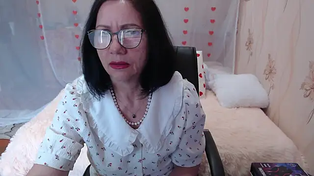 Snapshot of OlgaHottie chatting on March 13, 2025, 11:27 pm OlgaHottie online show from March 13, 2025, 11:27 pm