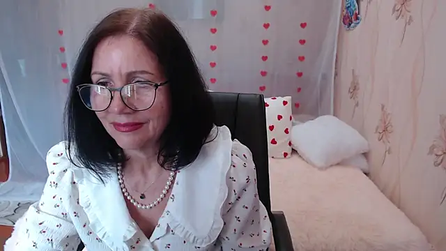 Snapshot of OlgaHottie chatting on March 14, 2025, 2:31 am OlgaHottie online show from March 14, 2025, 2:31 am