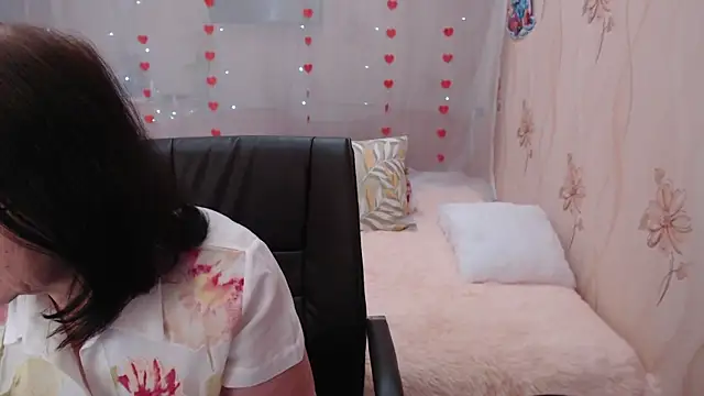 Snapshot of OlgaHottie chatting on March 20, 2025, 2:40 am OlgaHottie online show from March 20, 2025, 2:40 am