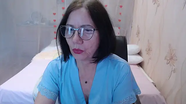 Snapshot of OlgaHottie chatting on October 7, 2025, 11:24 pm OlgaHottie online show from October 7, 2025, 11:24 pm